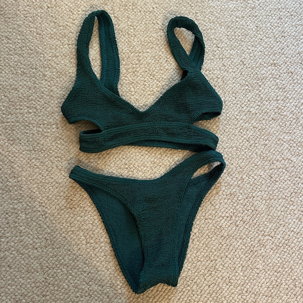 Bond eye bikini